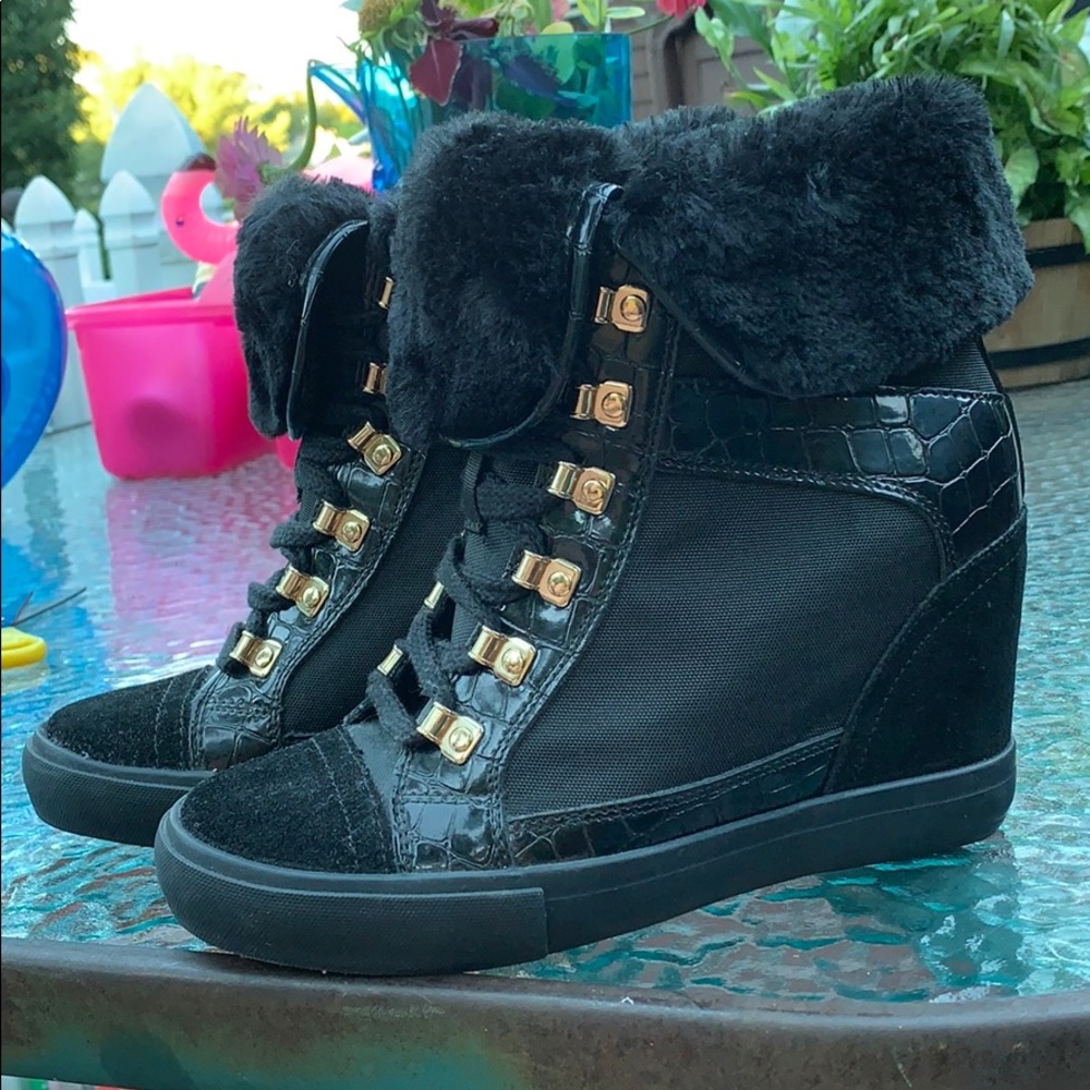 Wedge boots